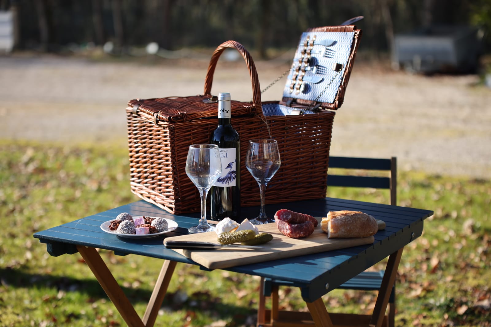 Dégustation de vin en couple au Domaine du Dahu en Gironde